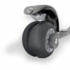 FF Rollerskis rulleski hjul og detaljer Nærbilde av et bredt sort hjul og skjerm på en FF Rollerskis rulleski med aluminiumsfelg.